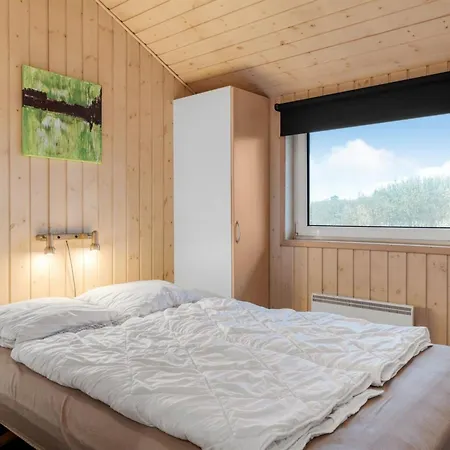 Arnkil - 700m From The Sea By Interhome Lakolk